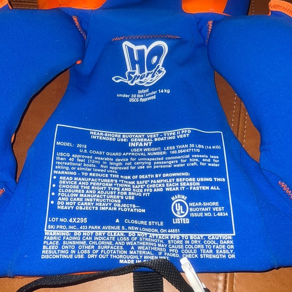 Infant water life vest 0-30lbs - Picture 2 of 3